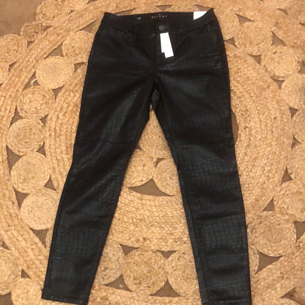 NWOT White House Black Market Black Croc-Embossed Skinny Pants